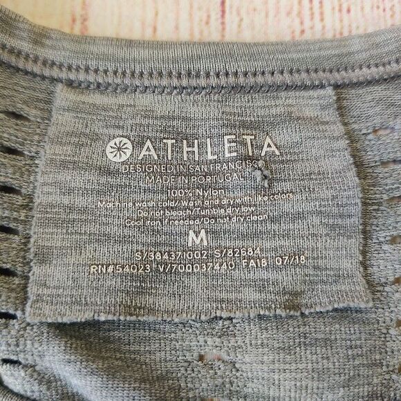 Athleta Foothill seamless laser cut long sleeve top M - Picture 9 of 9